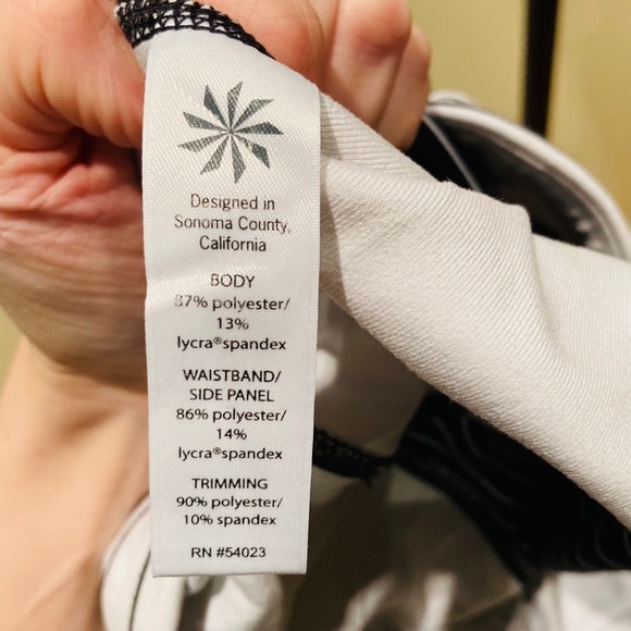 Athleta Striped Relay Capri with Pockets - Picture 4 of 10